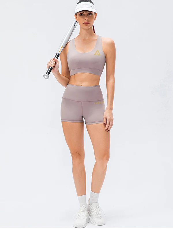La Rouge’s Two Piece Sports Set - Image 4